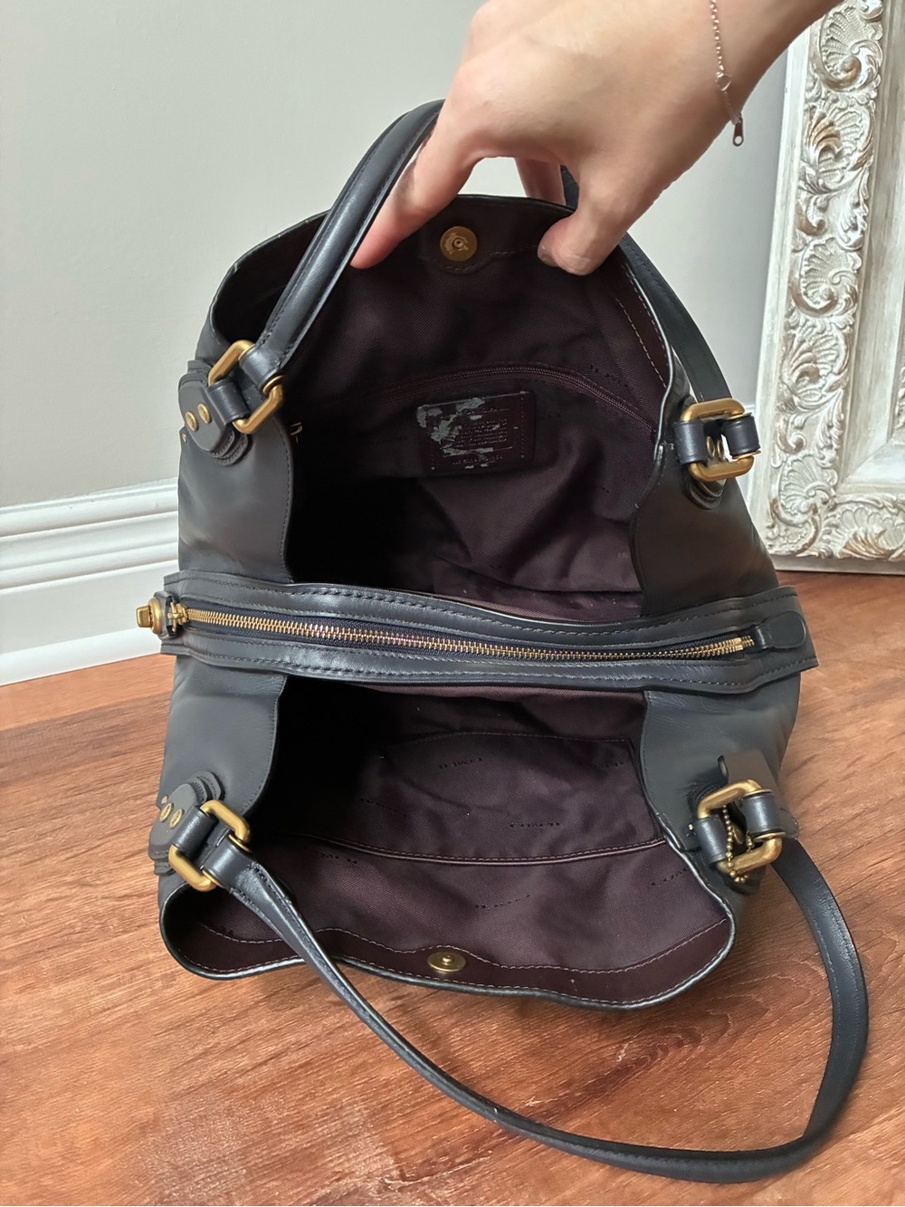 Coach Edie Shoulder Bag 31 In Signature Leather With Rivets - Picture 9 of 16